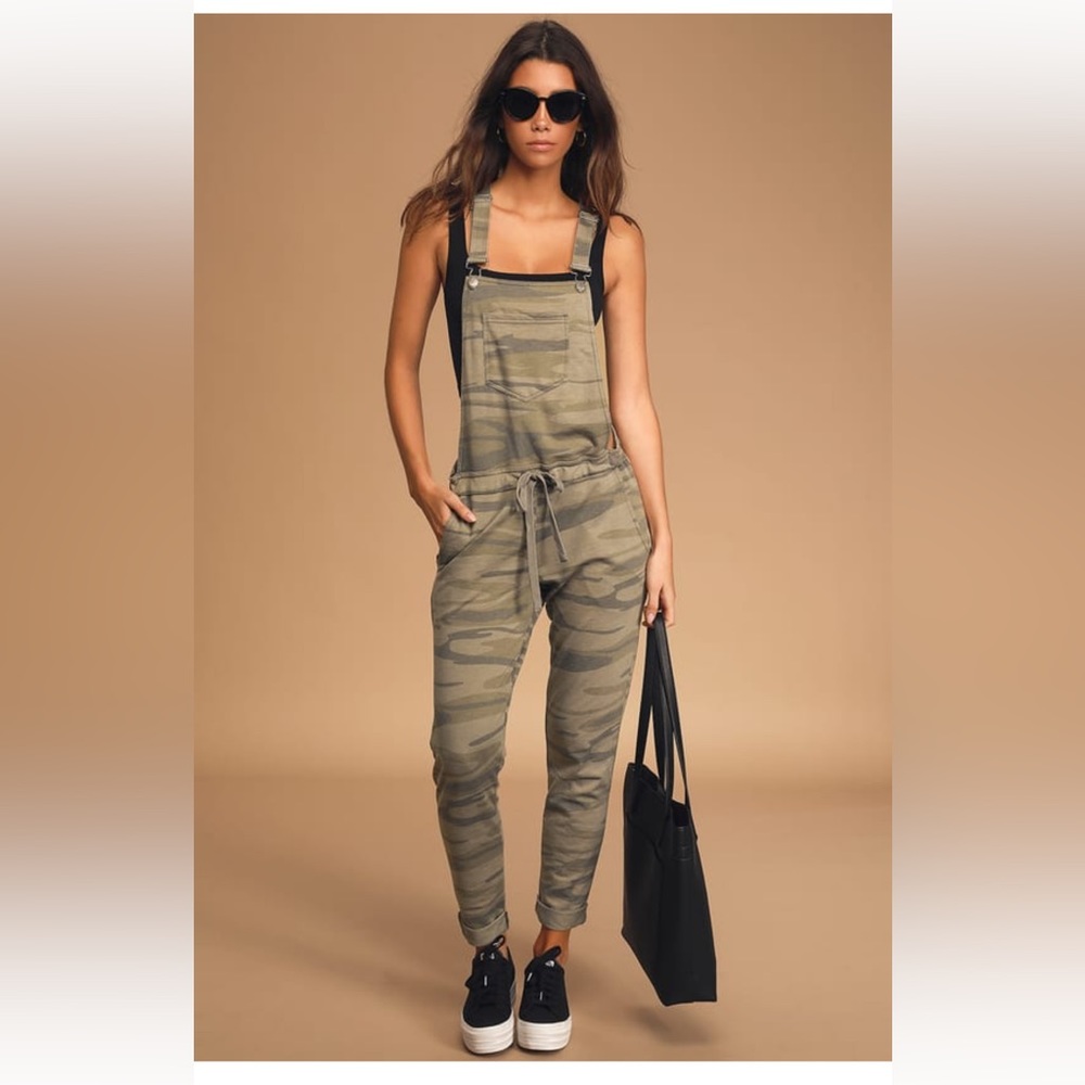 Camo print knit overalls